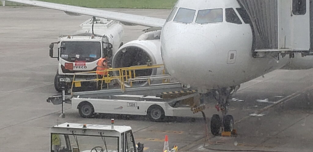 Iaito-Reisebox auf dem Vorfeld