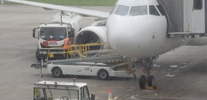 Iaito-Reisebox auf dem Vorfeld